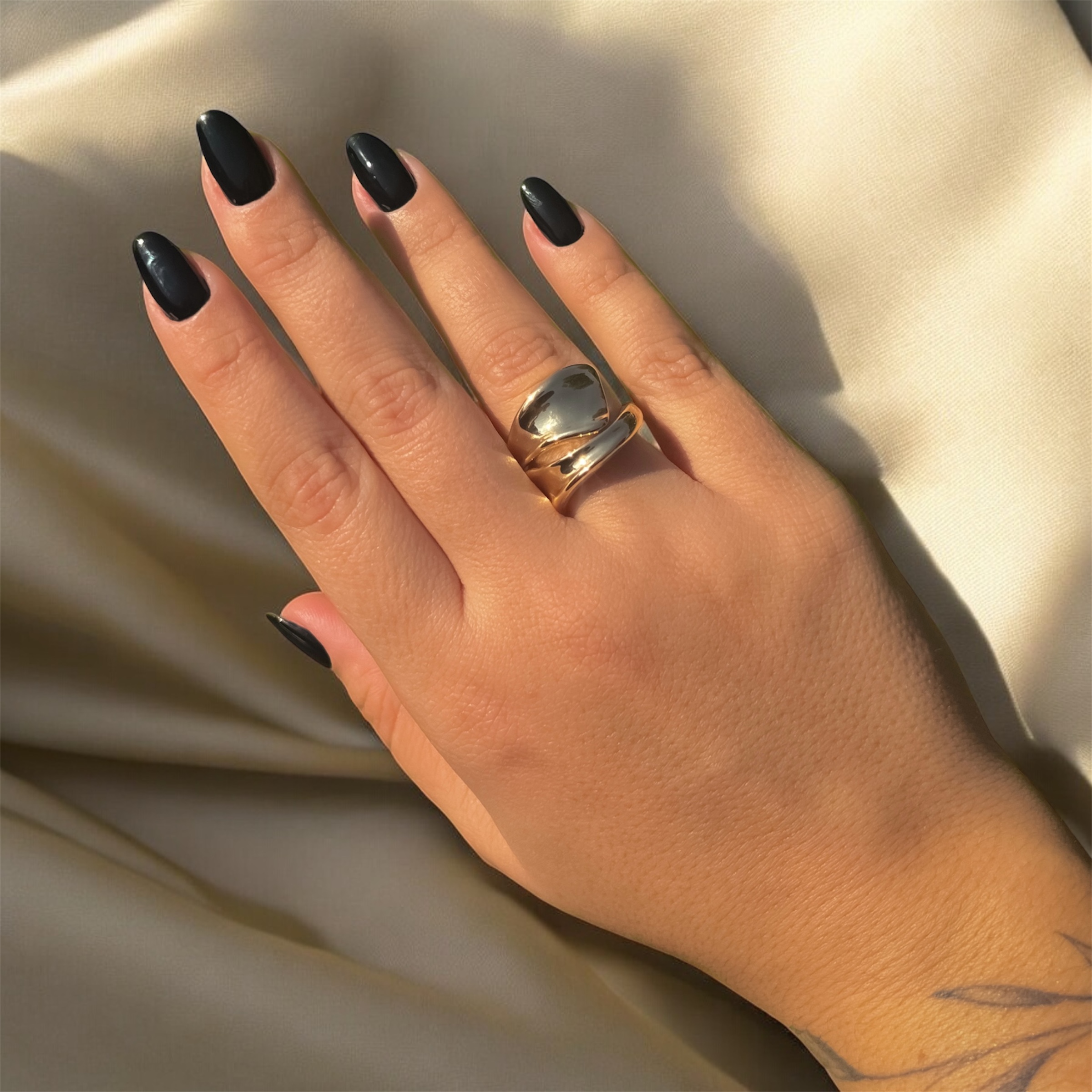 Anel Bold